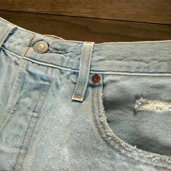 Levi’s 501 High Rise Jean Shorts | Size 29 | Light Wash - Picture 8 of 9